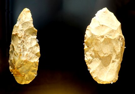 Stone tools, Neanderthal, Bad Urach, Wittlingen, c. 50,000 to 70,000 years old - Landesmuseum Württemberg - Stuttgart, Germany - DSC02690