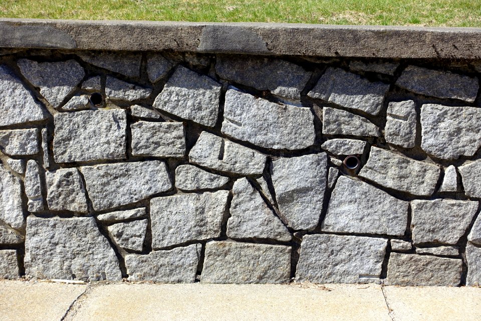 Stone wall - Arlington, MA - DSC09287