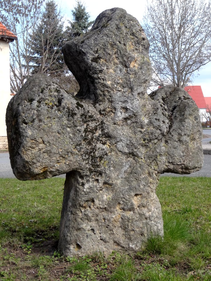 Stone cross Hemleben 2