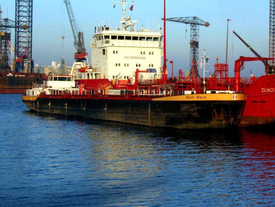 Stolt Main, Botlek harbour, Port of Rotterdam, Holland 15-Dec-2007