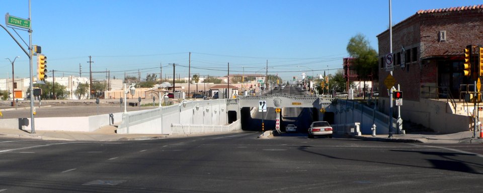 Stone Avenue underpass (Tucson) from S 1