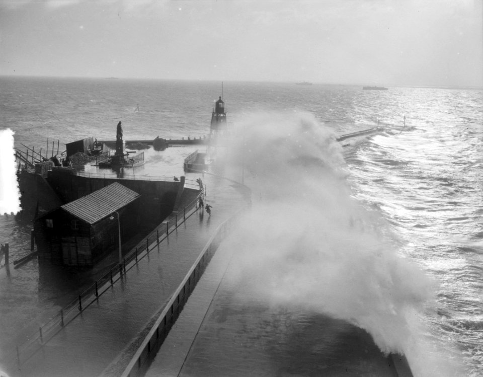 Storm op de kust Vlissingen, Bestanddeelnr 906-2488