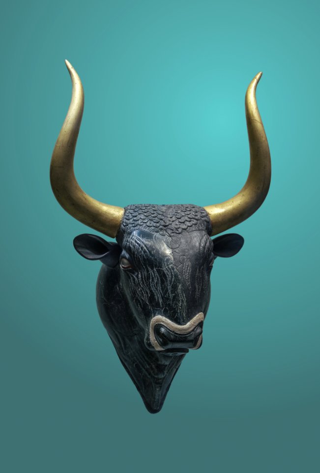 Stone bull's head rhyton archmus Heraklion