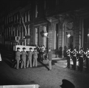 Stoffelijk overschot van prinses Wilhelmina overgebracht, Bestanddeelnr 914-5743