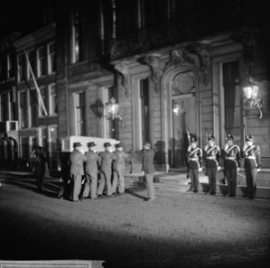 Stoffelijk overschot van prinses Wilhelmina overgebracht, Bestanddeelnr 914-5744