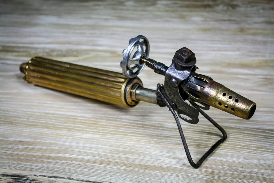 Gas burner steampunk benzene burner