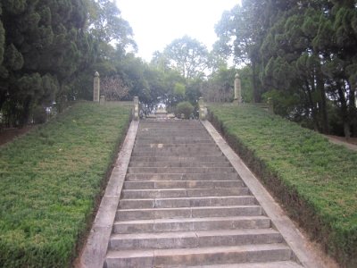 Stone stairs in the Tomb of Zuo Zongtang, picture3