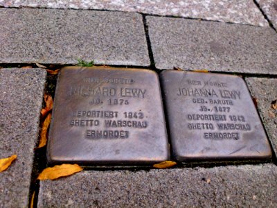Stolpersteine Bahnstraße 2