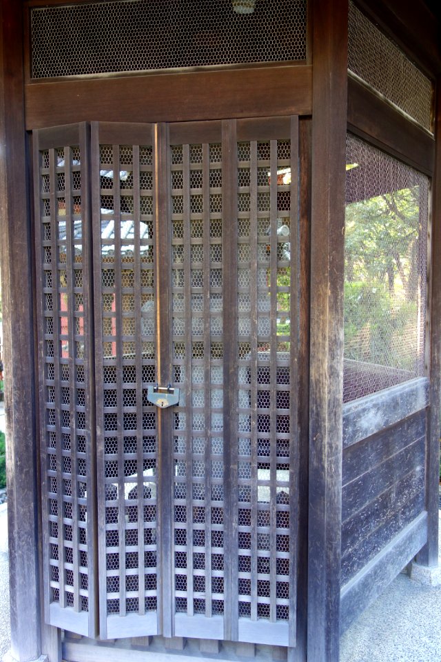 Stone Lantern of Rokujizo - Sensoji Temple, Asakusa, Tokyo, Japan - DSC02057