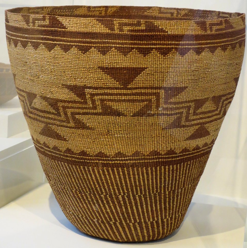 Storage basket, Pomo people, Honolulu Museum of Art, 2013-16-01