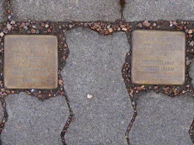 Stolpersteine Arnoldiplatz 5, Gotha