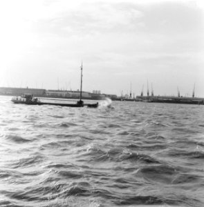 Storm in de Rotterdamse haven, Bestanddeelnr 911-7390