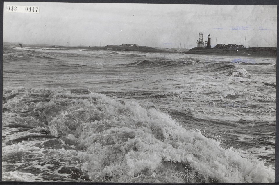 Storm aan de nederlandse kust, Bestanddeelnr 043-0447