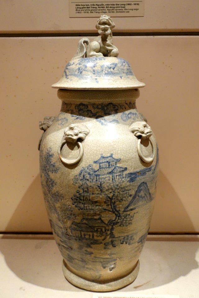 Storage jar with landscape and sacred animals, Bat Trang, Hanoi, Nguyen dynasty, Gia Long reign (1802-1819 AD), blue and white glazed ceramic - National Museum of Vietnamese History - Hanoi, Vietnam - DSC05640