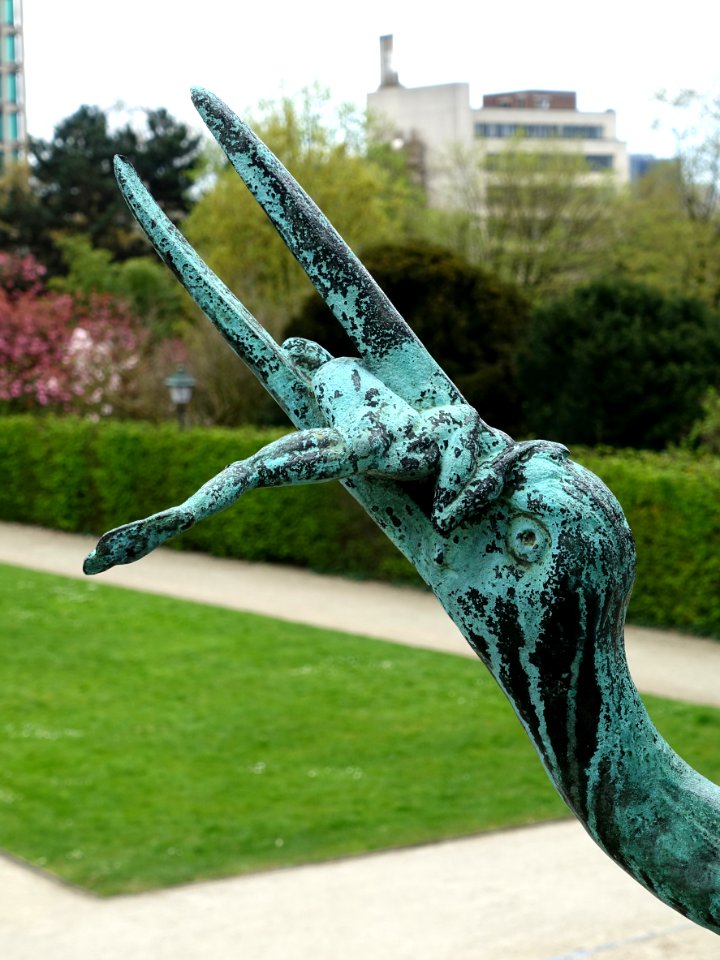 Stork by Edmond Lefever, detail - Botanical Garden of Brussels - Brussels, Belgium - DSC06733