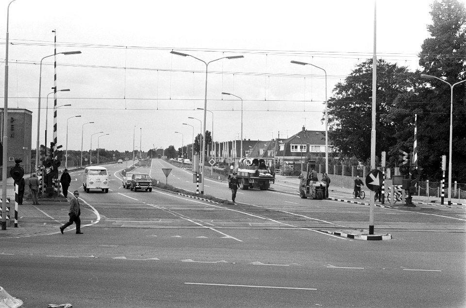 Storingen in verkeerslichtensysteem bij de Ahobs op de spoorwegovergang te Zaand, Bestanddeelnr 922-7506