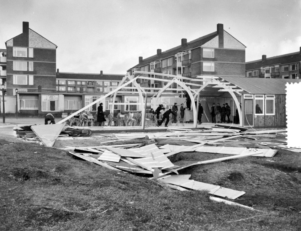 Storm in Amsterdam, noodkerkje verwoest, Bestanddeelnr 910-9586