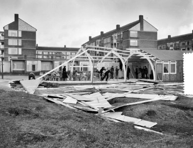 Storm in Amsterdam, noodkerkje verwoest, Bestanddeelnr 910-9586