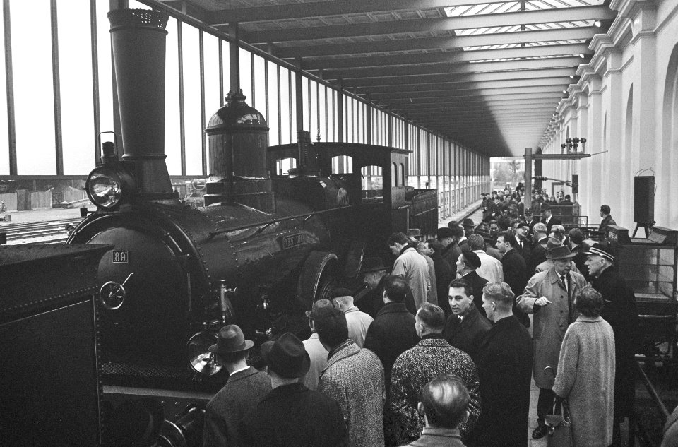 Stoomlocomotief Nestor uit 1882 in Spoorwegmuseum te Utrecht bijgezet, oud en , Bestanddeelnr 917-1633