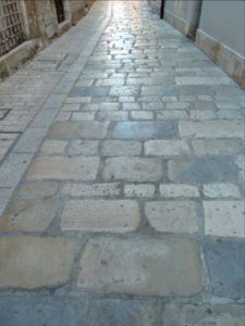 Strada romana in pietra nel centro storico di Poreč