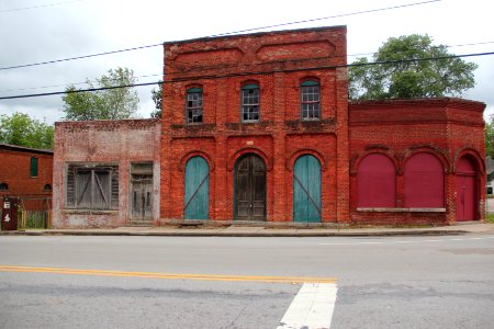 Store fronts in Buckhead, Georgia, May 2017 1 photo