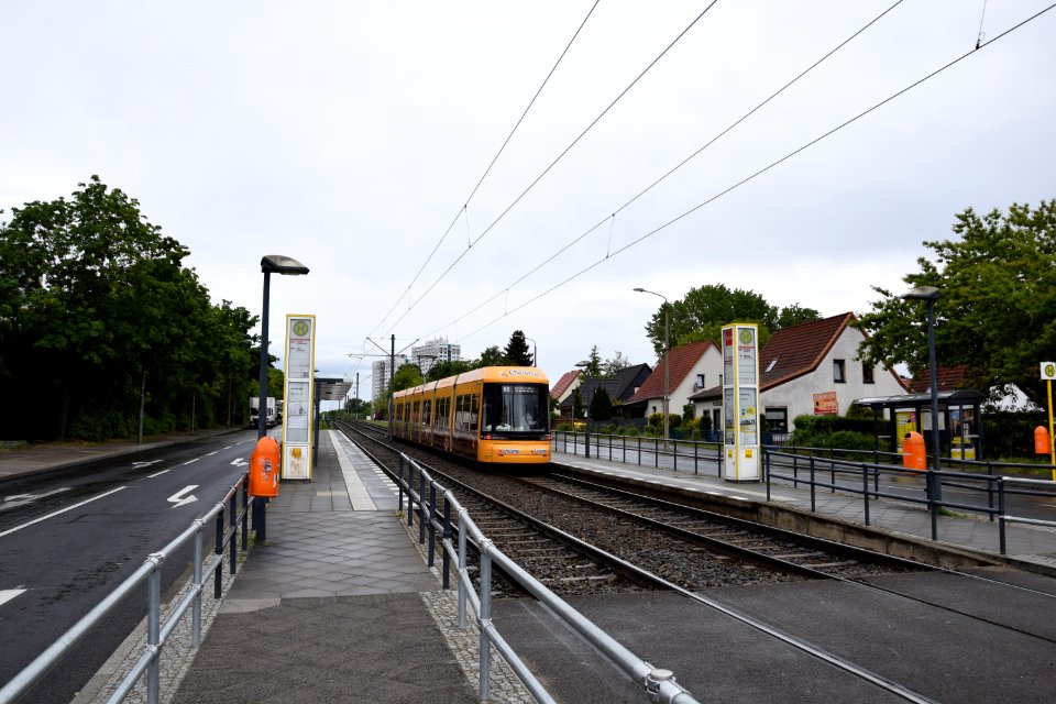 Straßenbahnhaltestelle Adersleber Weg in Berlin-Marzahn