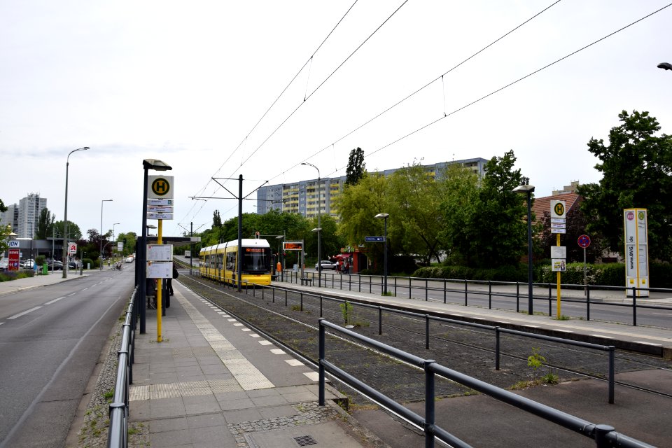 Straßenbahnhaltestelle Alt-Marzahn in Berlin-Marzahn