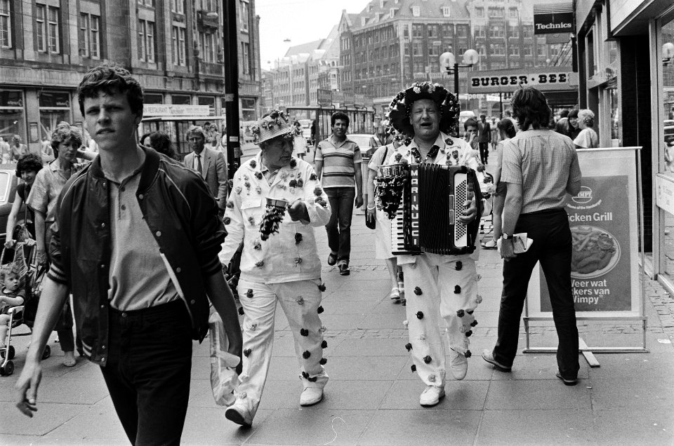 Straatmuzikanten in Amsterdam, Bestanddeelnr 932-1838