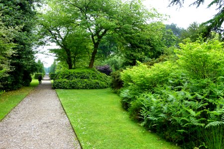 Straight walkway - Biddulph Grange Garden - Staffordshire, England - DSC09210