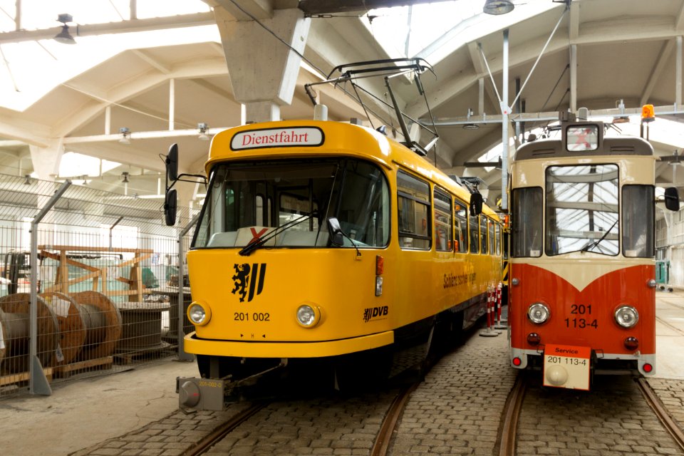Straßenbahn Betriebsfahrzeuge 201 002 und 201 113-4 im Betriebshof Waltherstraße (3)