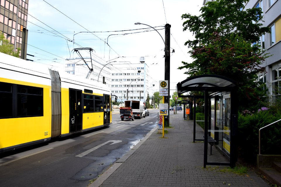 Straßenbahnhaltestelle Herzbergstraße-Siegfriedstraße in Berlin-Lichtenberg