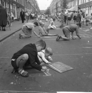 Straattekenwedstrijd in de Houtrijkstraat, Bestanddeelnr 911-4821