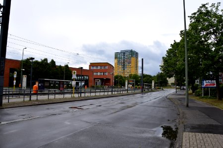 Straßenbahnhaltestelle Allee der Kosmonauten-Poelchaustraße in Berlin-Marzahn