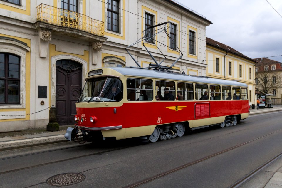 Straßenbahn 222 998-7 - vor Krankenhaus Friedrichstadt