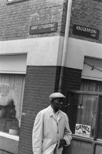 Straatnaambord Albert Luthulistraat , voorheen Louis Bothastraat (Amsterdam, Tra, Bestanddeelnr 934-0159