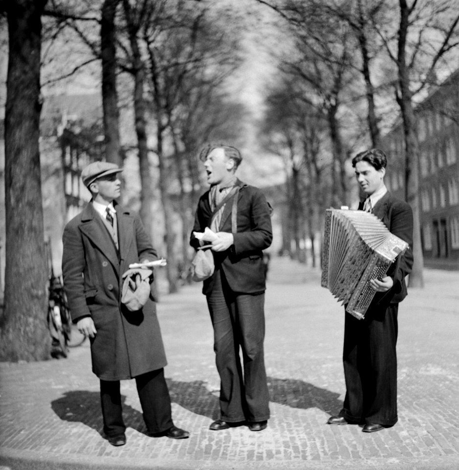 Straatmuzikanten, Bestanddeelnr 254-2325