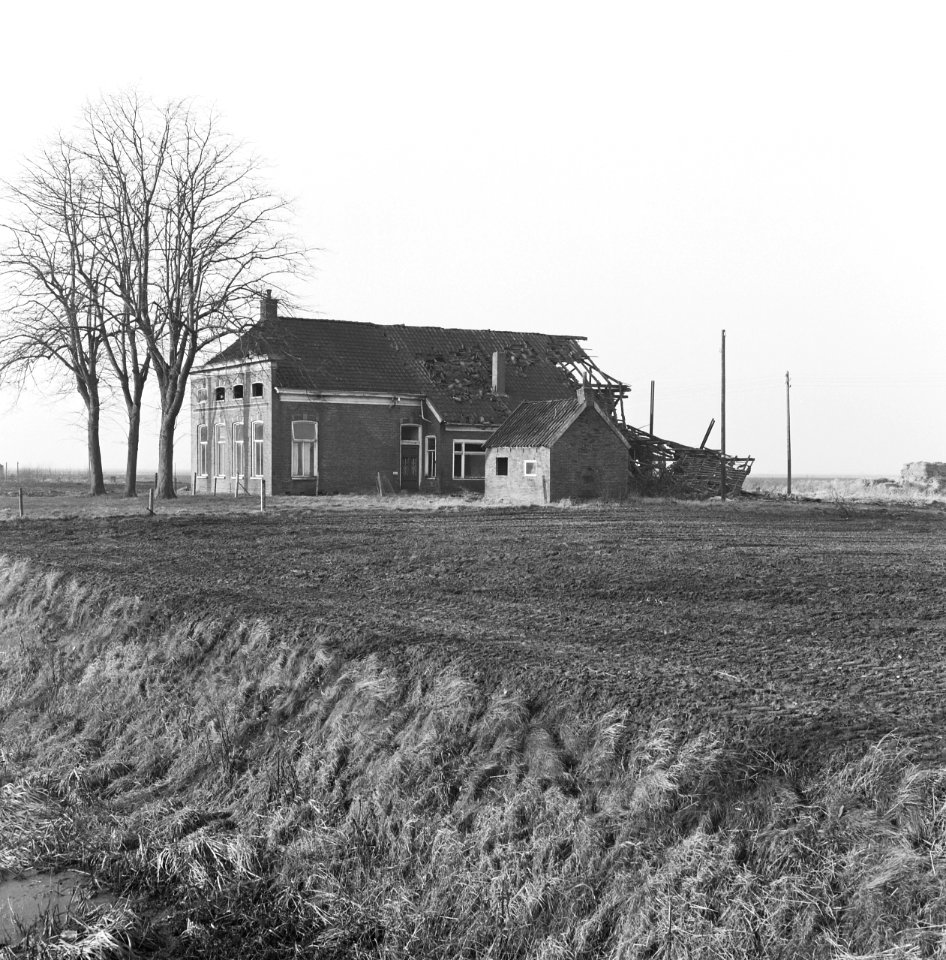 Stormschade, boerderijen, Groningen, Bestanddeelnr 167-0864