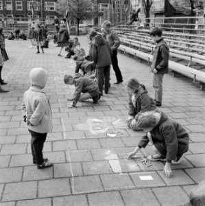 Straattekenwedstrijd bevrijdingsfeesten Amsterdam, Bestanddeelnr 916-3946