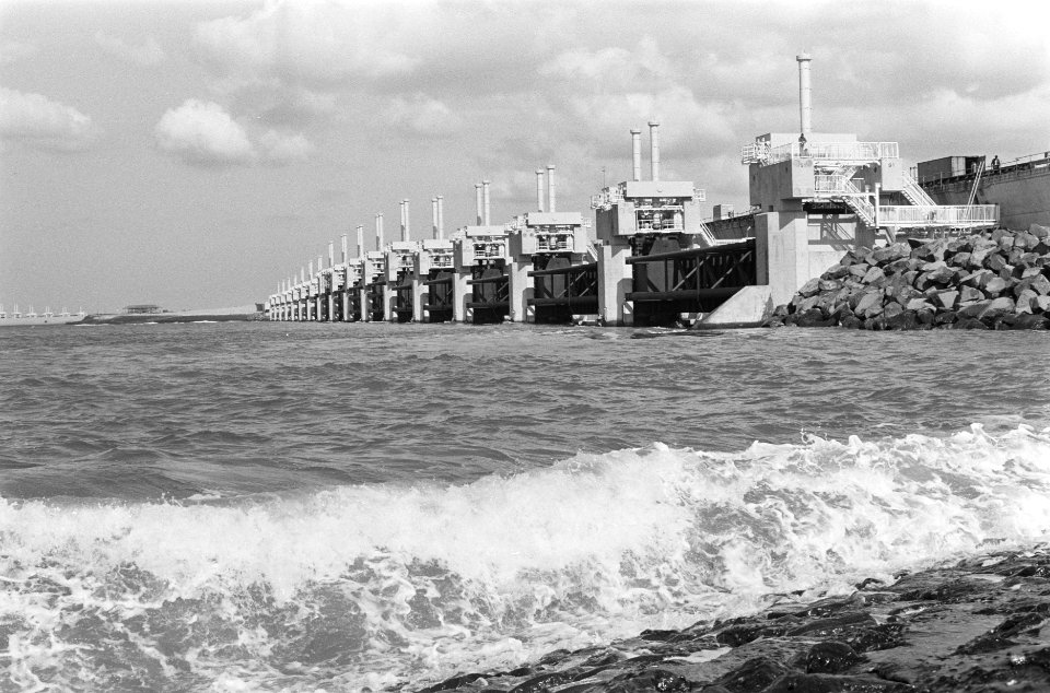 Stormvloedkering Oosterschelde bijna gereed, Bestanddeelnr 933-7532