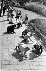 Straattekenen ter gelegenheid van de vijfde mei, Bestanddeelnr 919-1122