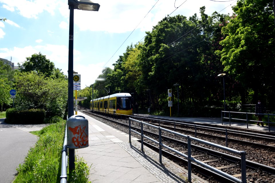 Straßenbahnhaltestelle Bürgerpark Marzahn in Berlin-Marzahn
