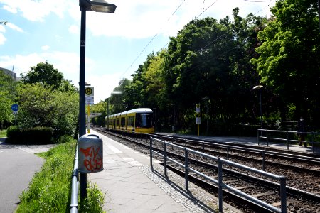 Straßenbahnhaltestelle Bürgerpark Marzahn in Berlin-Marzahn