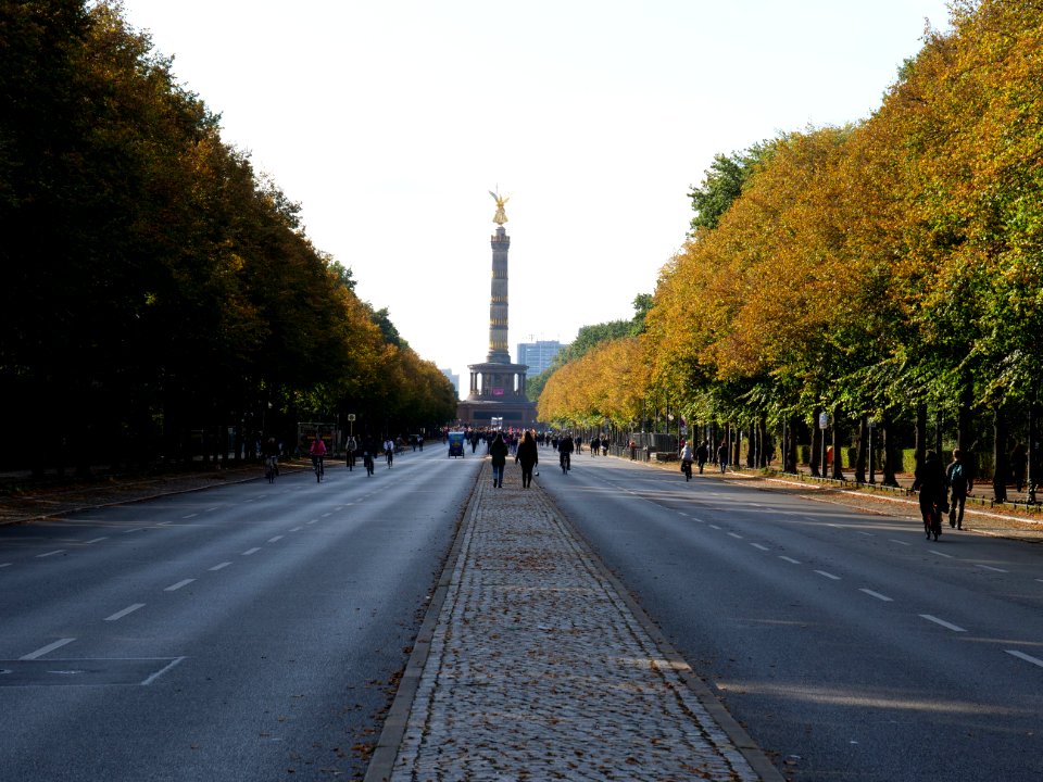 Straße des 17. Juni during Extinction Rebellion blockade of Großer Stern 05