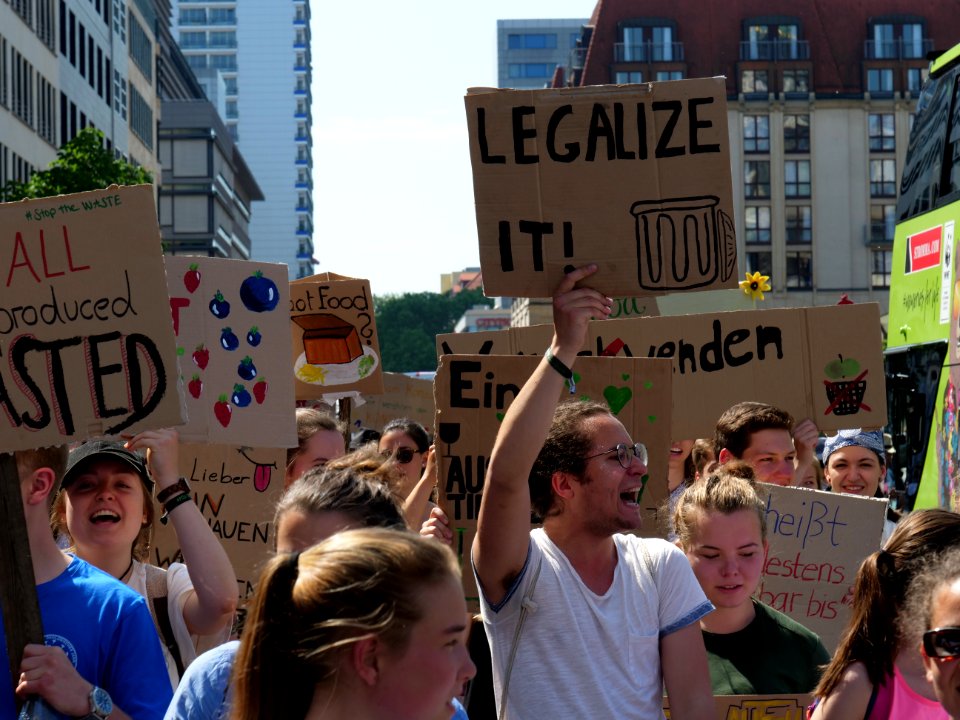 StopTheWaste FÖJ demonstration 70