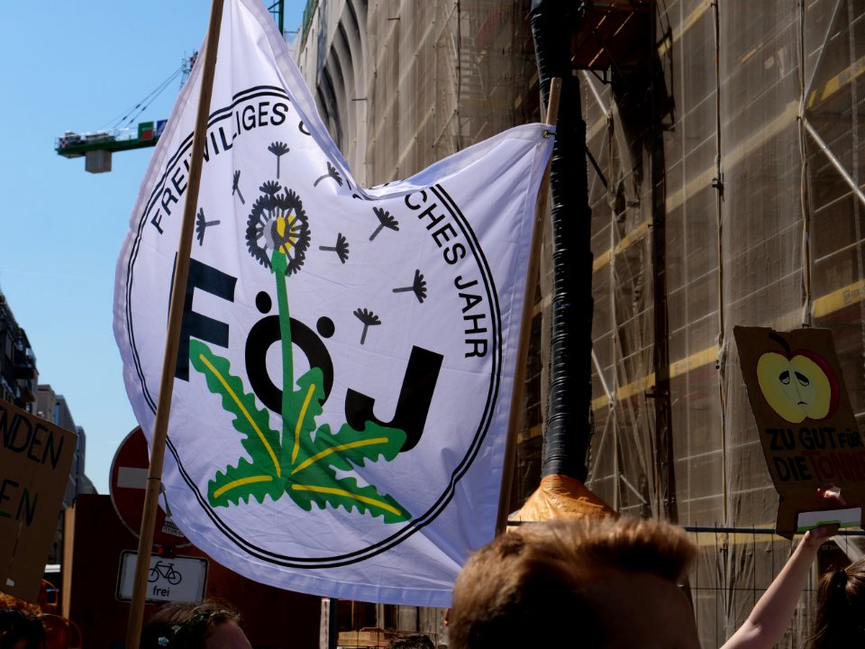 StopTheWaste FÖJ demonstration 78