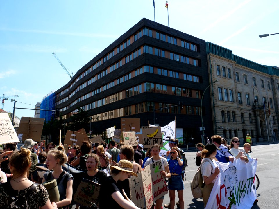 StopTheWaste FÖJ demonstration 85