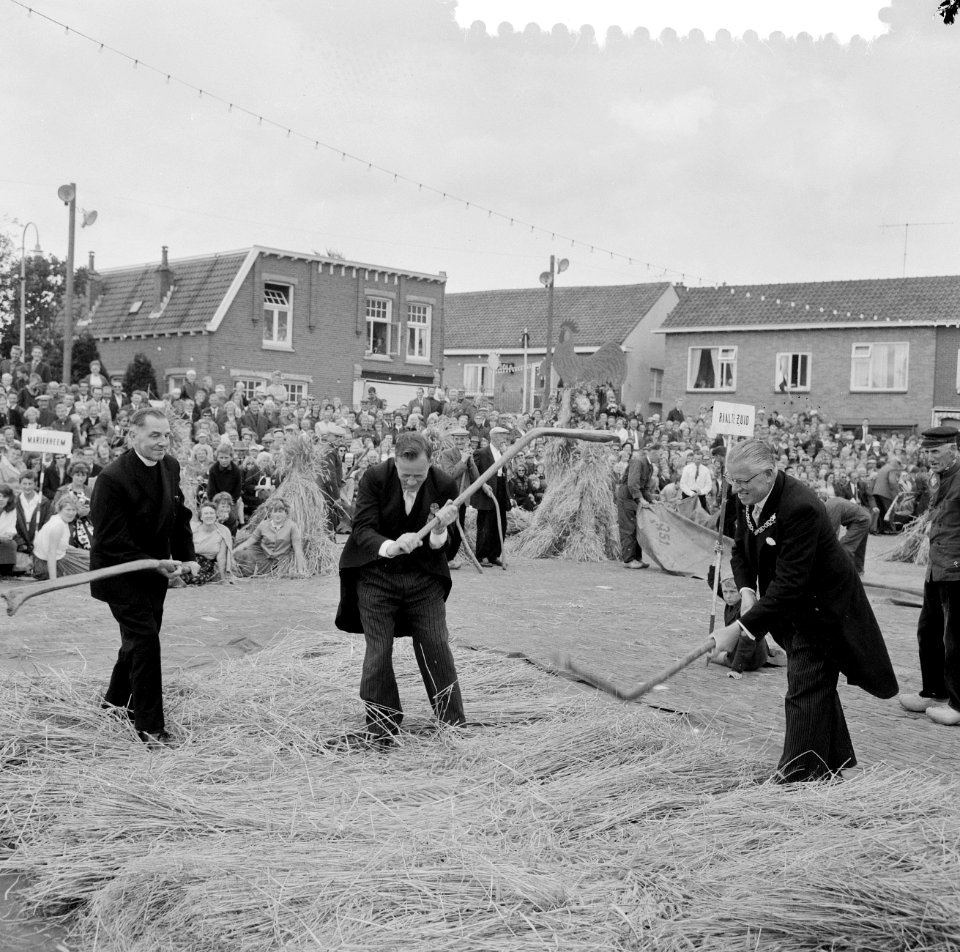Stoppelhaene (roggeoogstfeest), bindwedstrijd, Bestanddeelnr 916-7890
