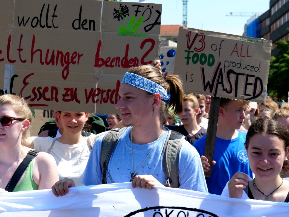 StopTheWaste FÖJ demonstration 105