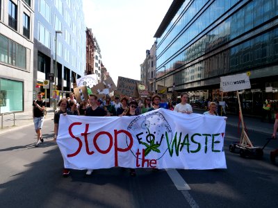 StopTheWaste FÖJ demonstration 27