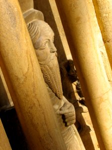 St-Paul derrière une colonne